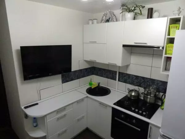 Kuhinja dizajn u Hruščova 6 četvornih metara. m sa hladnjakom (65 fotografija): raspored i unutarnje kuhinje veličine 6 kvadrata 9424_22