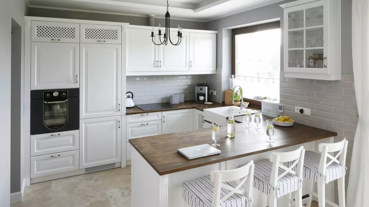 Desain dapur 13 méter pasagi. M (66 poto): Gagasan Perencanaan 13 13 méter pasagi sareng balkon sareng bisuk, dapur internal dina kuadad 10 sareng proyék-kuadrat sanés 9436_36