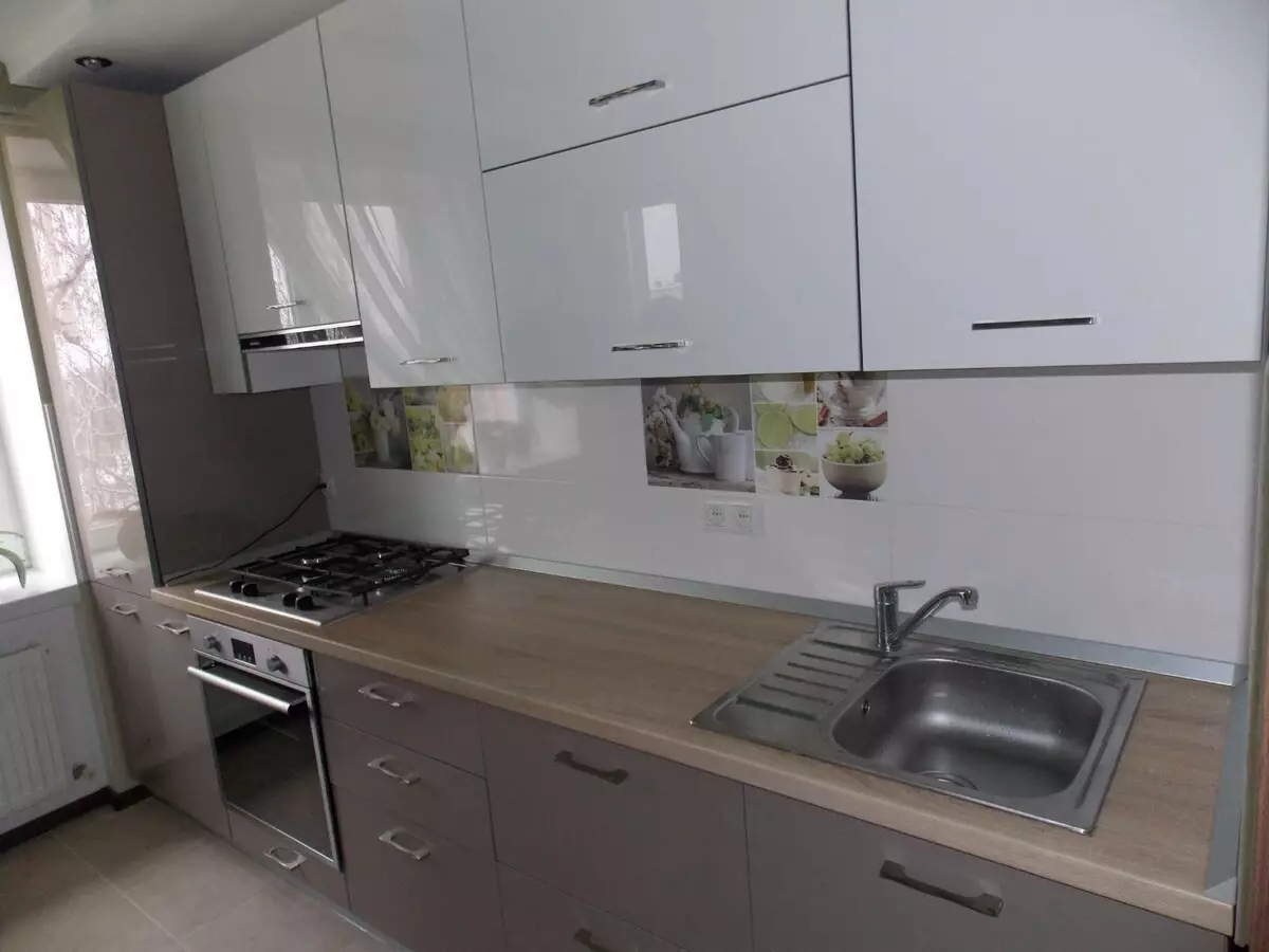 2 metry Projektowanie kuchni (60 zdjęć): 2x3 metry Planowanie kuchni i wnętrze z oknem, projekt dla małej kuchni 3x2 rozmiar z lodówką 9438_29