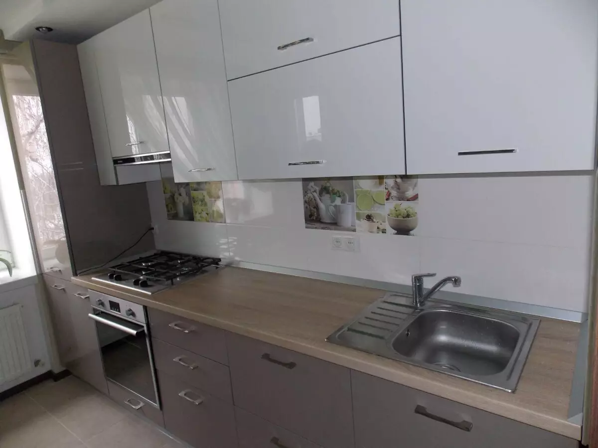 2 metriä Keittiö Design (60 valokuvaa): 2x3 metriä Kitchen Suunnittelu ja sisätila ikkuna, Pieni keittiö 3x2 koko jääkaappi 9438_29