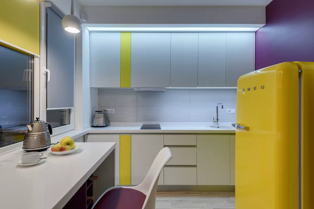 باورچی خانے کے ڈیزائن 7 مربع. ایم پینل ہاؤس میں (31 فوٹو): مرمت باورچی خانے 7 مربع میٹر، جگہ کے ساتھ داخلہ کے اختیارات اور اس کے بغیر 9447_24