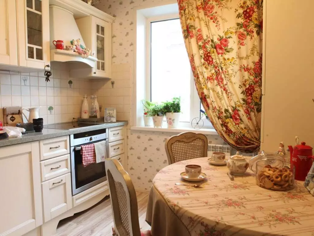 Little Cuisine (124 fotos): Disseny d'interiors de petita habitació, mobles de cuina Petita plaça, decoració de cuina a l'apartament, boniques opcions d'acabat de disseny 9450_41