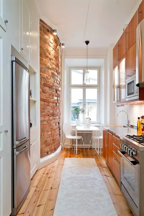 Długa i wąska konstrukcja kuchni (85 zdjęć): wnętrze wydłużonej kuchni z oknem na końcu, mało wąski planowanie kuchni, najlepsze pomysły na projekty pokojowe 2 o 4 metry 9452_56
