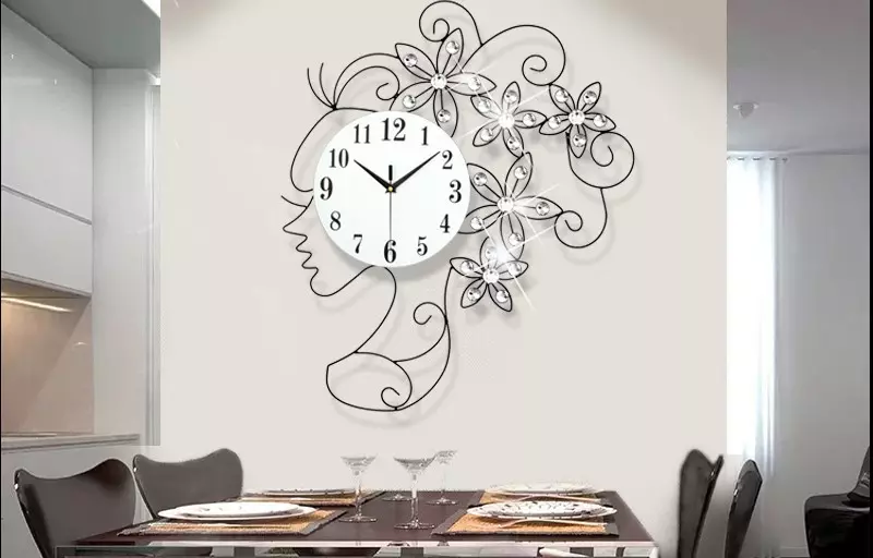 Zegar ścienny w kuchni (51 zdjęć): Gdzie wiesz zegar kuchenny z timerem? Oryginalne i piękne modele we wnętrzu. Czy mogę powiesić je przez drzwi? Prowansja zegarki 9453_22