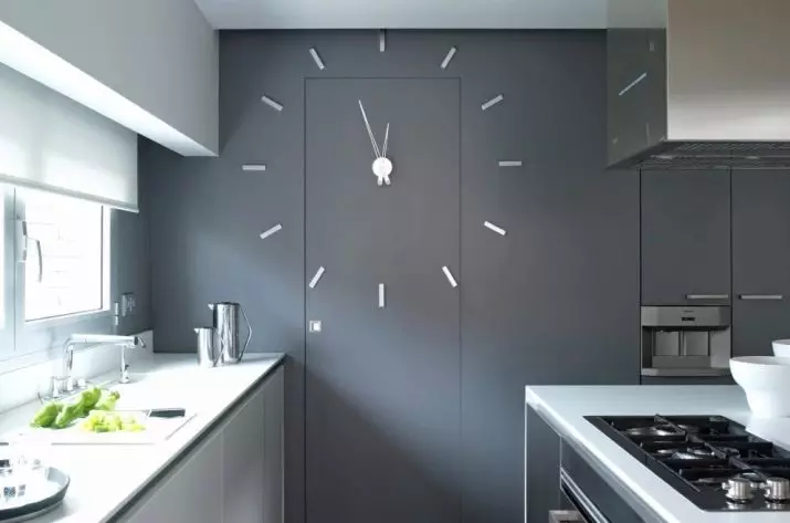Zegar ścienny w kuchni (51 zdjęć): Gdzie wiesz zegar kuchenny z timerem? Oryginalne i piękne modele we wnętrzu. Czy mogę powiesić je przez drzwi? Prowansja zegarki 9453_47