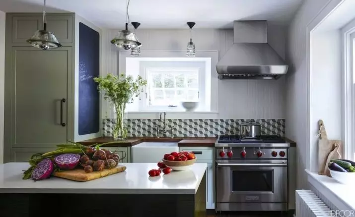 5 квадратни кујнски дизајн. M (100 фотографии): поправка во кујната 5 квадратни метри, кујна сет и друг мебел, идеи планирање за мала кујна 9454_2