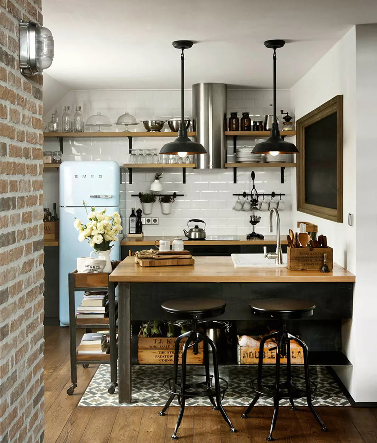 طراحی آشپزخانه 5 مربع. متر (100 عکس): تعمیر در آشپزخانه 5 متر مربع، مجموعه آشپزخانه و دیگر مبلمان، ایده های برنامه ریزی برای آشپزخانه کوچک 9454_27