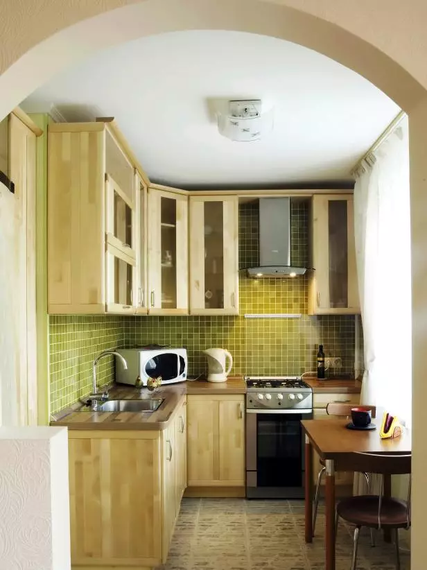5 kvadratnih kuhinja dizajn. M (100 fotografija): popravak u kuhinji 5 kvadratnih metara, kuhinjski set i drugi namještaj, planiranje ideja za malu kuhinju 9454_29