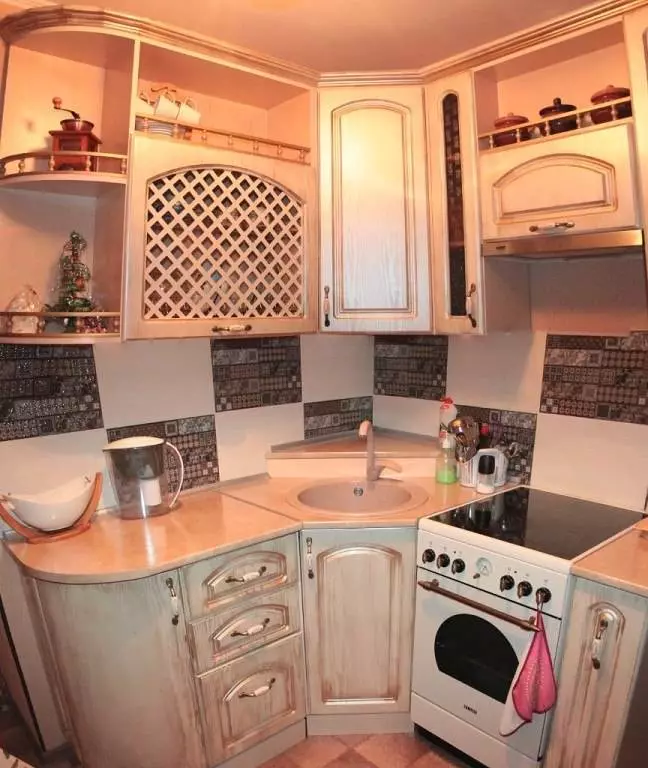 5 квадратни кујнски дизајн. M (100 фотографии): поправка во кујната 5 квадратни метри, кујна сет и друг мебел, идеи планирање за мала кујна 9454_36