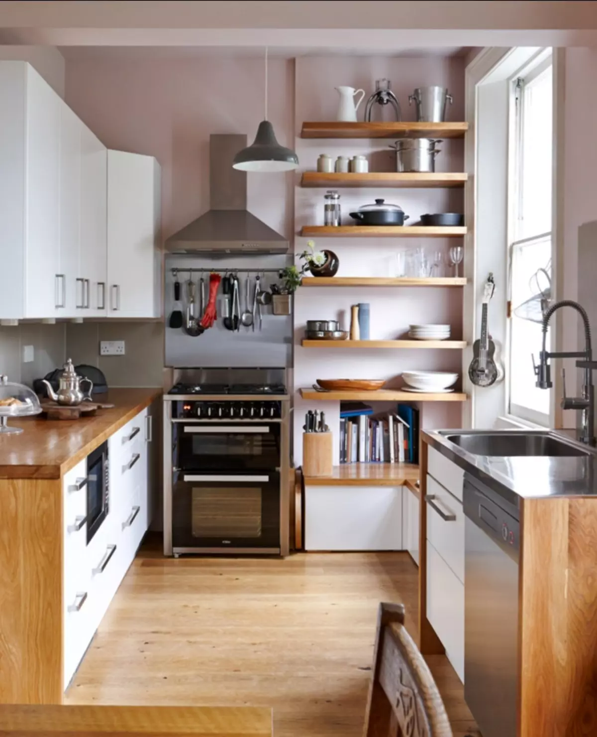 5 design de cozinha quadrada. M (100 fotos): Reparação na cozinha 5 metros quadrados, conjunto de cozinha e outros móveis, idéias planejamento para pequena cozinha 9454_37