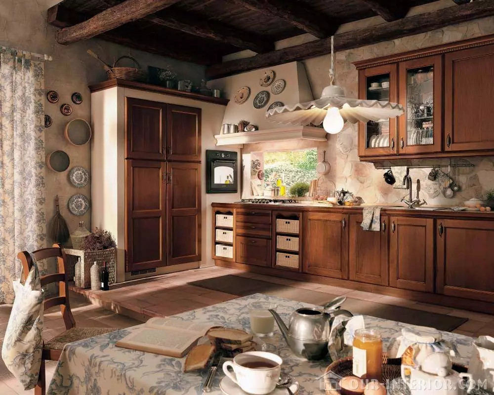 Cozinha em uma casa rústica (68 fotos): Idéias de design de interiores em uma antiga casa rural com um fogão. Arranjo eco-promissora e decoração da cozinha na aldeia 9457_56
