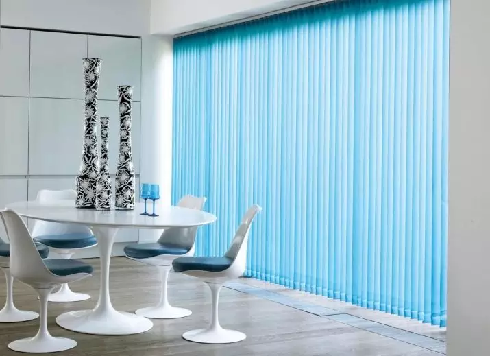 blinds នៅក្នុងផ្ទះបាយ (65 រូបថត): អ្វីដែលពិការភ្នែកគឺល្អប្រសើរជាងមុនក្នុងការជ្រើសរើសជំនួសឱ្យវាំងនន? ពិការភ្នែកបញ្ឈរសម័យទំនើបនៅខាងក្នុង, រំកិលផ្ទះបាយផ្ទះបាយសម្រាប់បង្អួច 9472_34