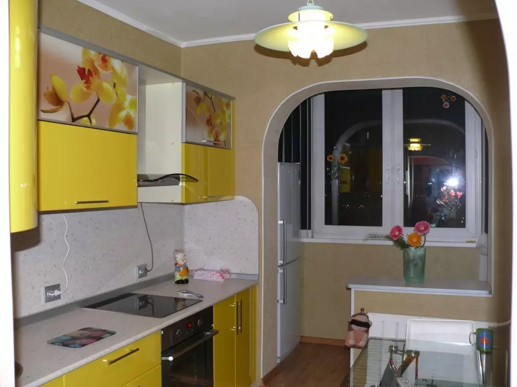 Konyhák egy panelházban (61 fotók): kis méretű konyhák belső kialakításához, ütemezési árnyalatok 9476_32