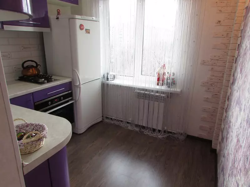 Konyhák egy panelházban (61 fotók): kis méretű konyhák belső kialakításához, ütemezési árnyalatok 9476_51