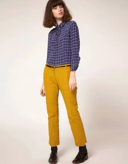 Pantallona prej liri 2021 (95 foto): imazhe femra, stilet elegant, me të cilat veshin pantallona liri 947_41