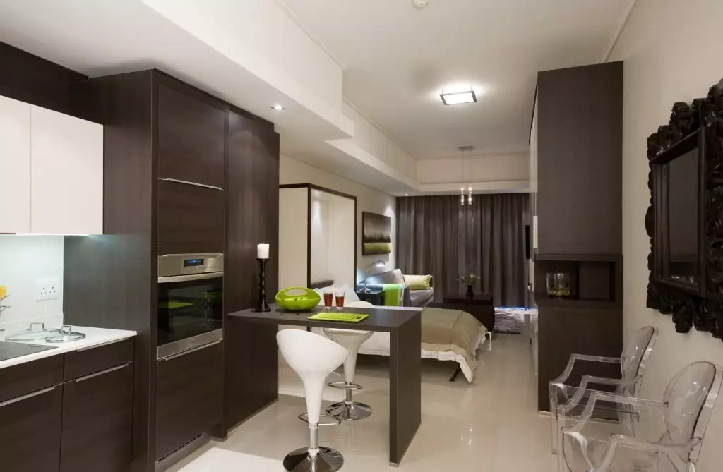 Dapur-studio 20 meter persegi. M (50 gambar): Pilihan reka bentuk untuk bilik gabungan dengan keluasan 20 kotak di apartmen 9488_22