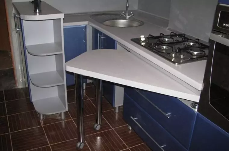 Bar stalak za kuhinju (136 fotografija): odabir zasebnih barnica ili countertops, uske i široke, sklopive i uvlačenje 9497_28