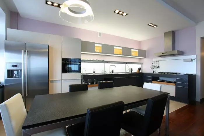 Σχεδιασμός σαλόνι κουζίνας (152 φωτογραφίες): Εσωτερικό των συνδυασμένων δωματίων στο διαμέρισμα, παραδείγματα έργων κουζίνας, σε συνδυασμό με την αίθουσα, επιλογές σχεδιασμού 9515_123