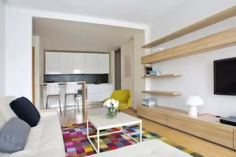 डिजाइन रसोई रहने का कमरा (152 फोटो): अपार्टमेंट में संयुक्त कमरे के इंटीरियर, रसोई परियोजनाओं के उदाहरण, हॉल के साथ संयुक्त, डिजाइन विकल्प 9515_32