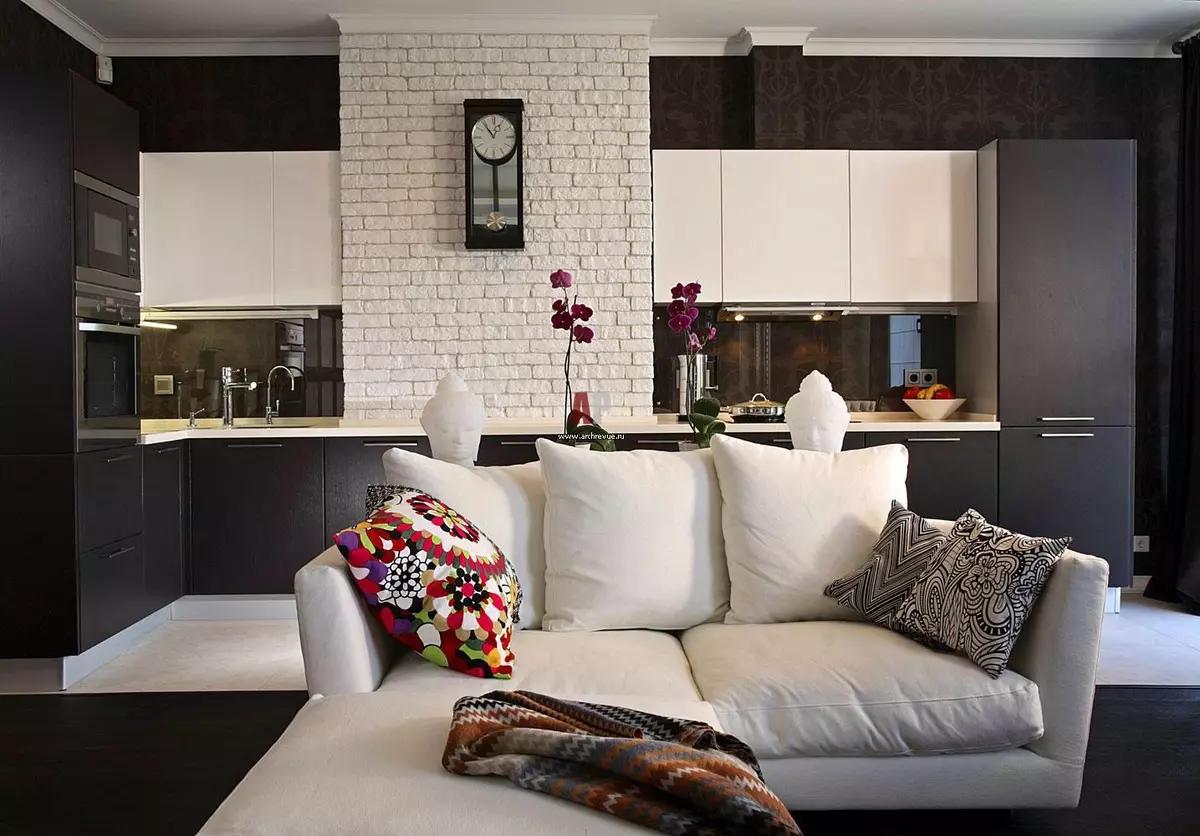 Kuchyňský obývací pokoj v moderním stylu (69 fotek): Design interiérů kombinovaných pokojů, Světlé kuchyně-obývací pokoj ve stylu současný klasický klasický, stropní výzdoba a podlaha 9520_11