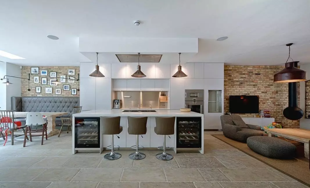 Խոհանոց-հյուրասենյակ ժամանակակից ոճով (69 լուսանկար). Համակցված սենյակների ինտերիերի ձեւավորում, պայծառ խոհանոցի հյուրասենյակ ոճով ժամանակակից դասական, առաստաղի ձեւավորում եւ հատակ 9520_6