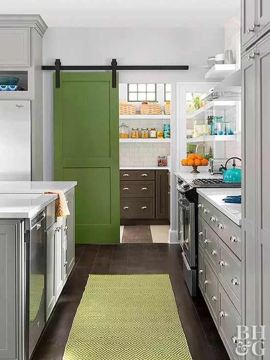 چگونه یک آشپزخانه کوچک را تجهیز کنیم؟ 91 عکس تصمیمات آشپزخانه جالب، ایده هایی برای ایجاد آشپزخانه کاربردی کوچک 9521_21