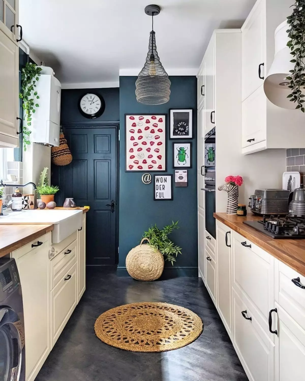 چگونه یک آشپزخانه کوچک را تجهیز کنیم؟ 91 عکس تصمیمات آشپزخانه جالب، ایده هایی برای ایجاد آشپزخانه کاربردی کوچک 9521_40
