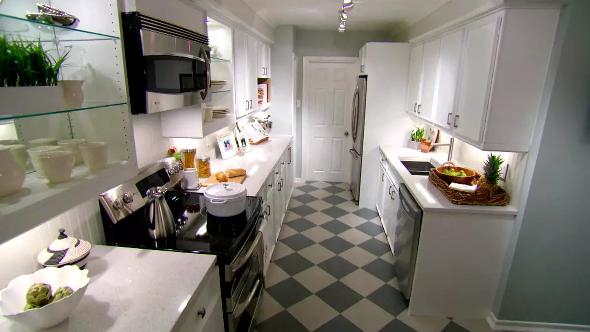چگونه یک آشپزخانه کوچک را تجهیز کنیم؟ 91 عکس تصمیمات آشپزخانه جالب، ایده هایی برای ایجاد آشپزخانه کاربردی کوچک 9521_58
