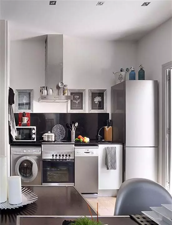 Ինչպես սարքավորել փոքր խոհանոց: 91 Լուսանկարը հետաքրքիր խոհանոցային որոշումներ, փոքր ֆունկցիոնալ խոհանոց ստեղծելու գաղափարներ 9521_78