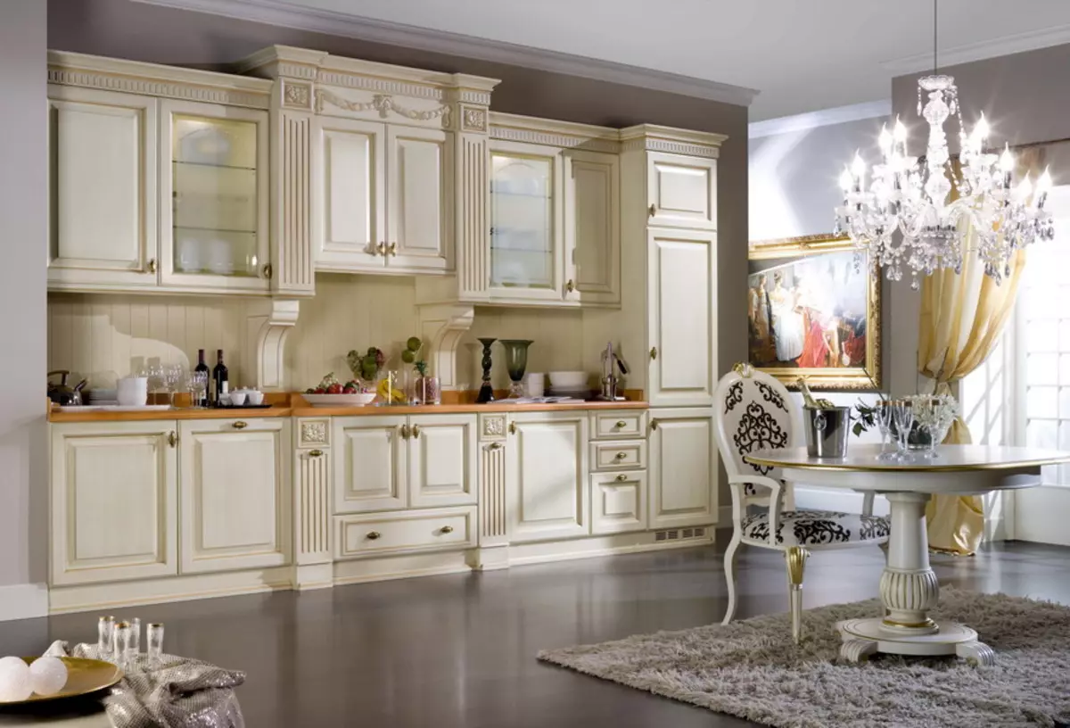 White Classic Style Kitchen (63 mga larawan): Classic Pagluluto sa Modern Classic Interior, White Kitchen Design 9543_11