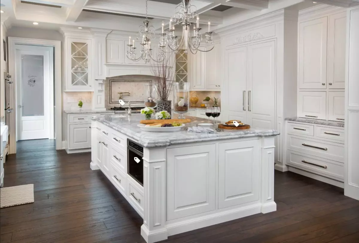 آشپزخانه سبک کلاسیک سفید (63 عکس): پخت و پز کلاسیک در مدرن کلاسیک کلاسیک، طراحی آشپزخانه سفید 9543_15
