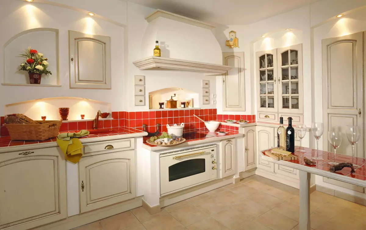 White Classic Style Kitchen (63 mga larawan): Classic Pagluluto sa Modern Classic Interior, White Kitchen Design 9543_31