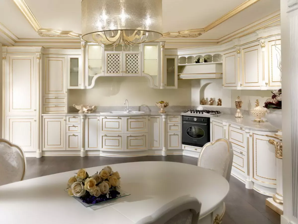Սպիտակ դասական ոճով խոհանոց (63 նկար). Դասական պատրաստում ժամանակակից դասական ինտերիերում, սպիտակ խոհանոցի ձեւավորում 9543_49