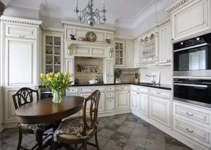 آشپزخانه سبک کلاسیک سفید (63 عکس): پخت و پز کلاسیک در مدرن کلاسیک کلاسیک، طراحی آشپزخانه سفید 9543_60