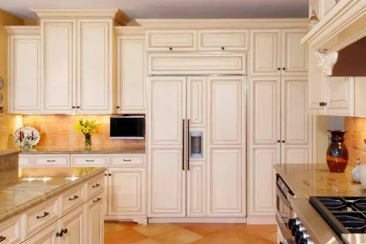 Bucătării încorporate (70 fotografii): Dimensiuni de capete și design de bucătărie. Ce este și ceea ce este diferit de bucătăria modulară? Opțiuni de proiect în apartament obișnuit 9546_62