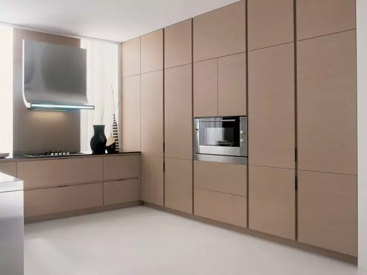 Bucătării încorporate (70 fotografii): Dimensiuni de capete și design de bucătărie. Ce este și ceea ce este diferit de bucătăria modulară? Opțiuni de proiect în apartament obișnuit 9546_68