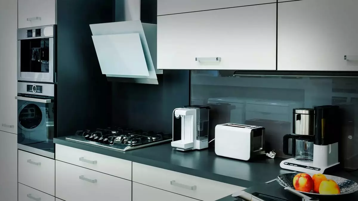 Вградена кухня за малка кухня (54 снимки) се отличава с вградени кухненски бокс с вградени уреди, опции за дизайн 9549_37