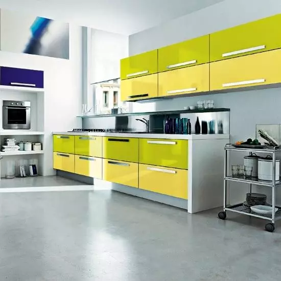 Cal de cozinha (52 fotos): fone de ouvido de cozinha colorido de lyme com wenge, branco e outros tons no interior da cozinha. Quais outros tons são combinados com limão? 9551_18