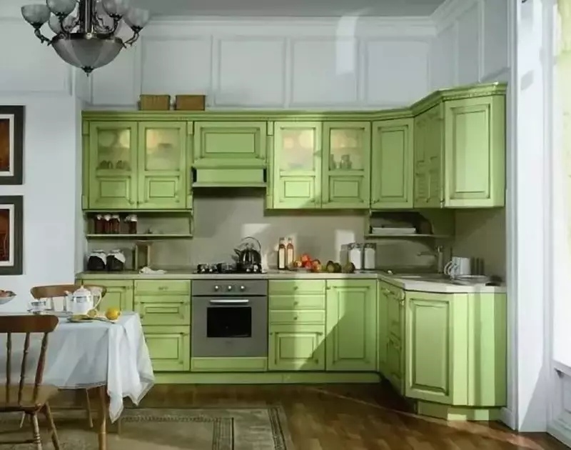 Cucina verde (111 foto): Cuffia da cucina verde in interior design, selezione di carta da parati verde, grigio-verde e verde scuro, nero e verde e verde cucina marrone 9554_100
