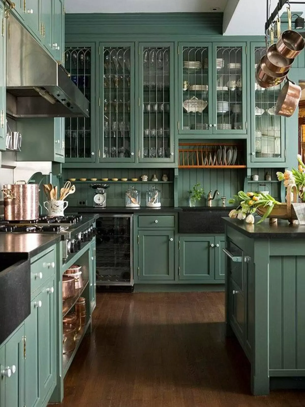 Cocina verde (111 fotos): Auriculares de cocina verde en diseño de interiores, selección de papel pintado verde, verde-verde y verde oscuro, negro y verde y verde. 9554_13