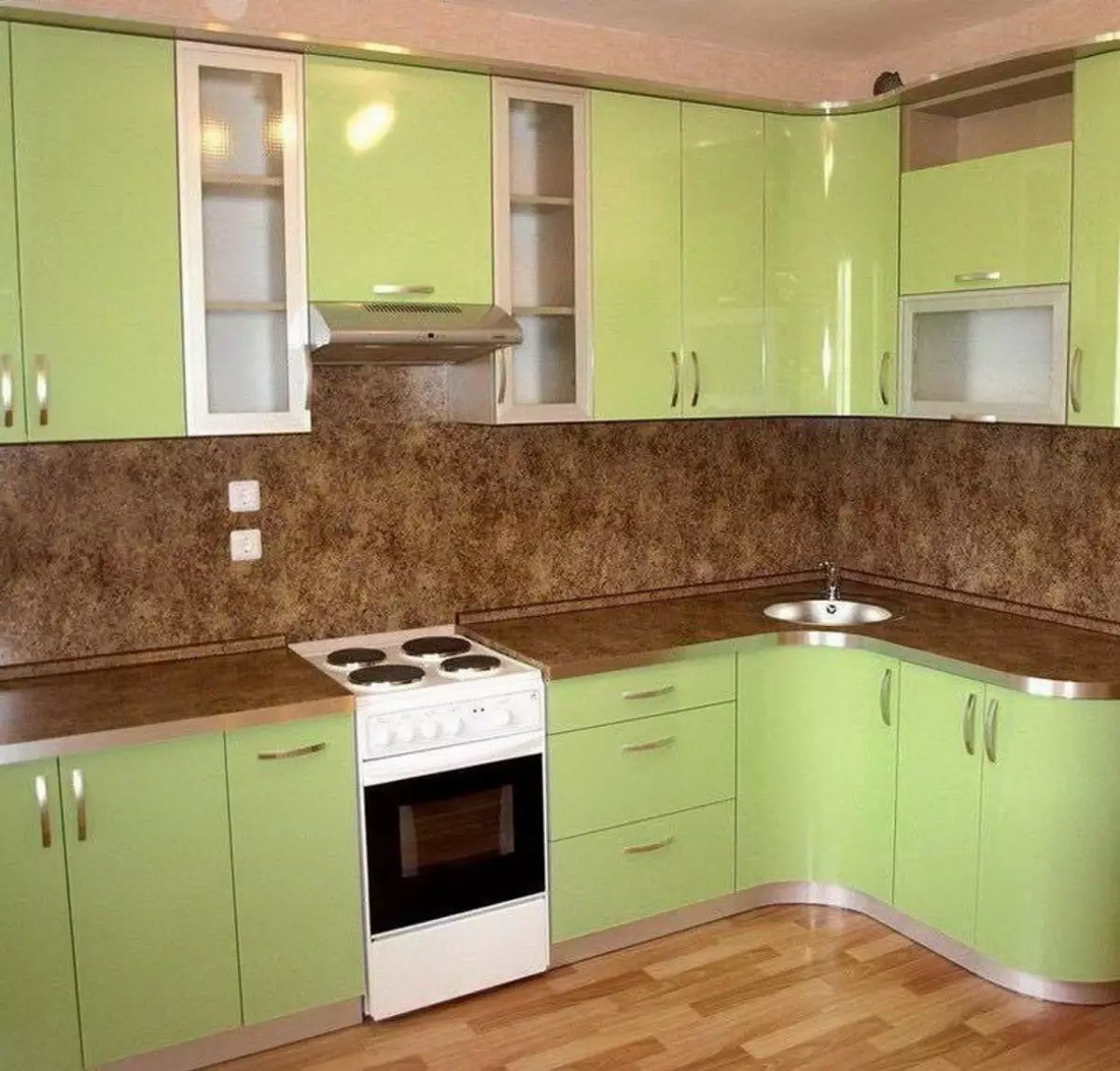 Cociña verde (111 fotos): auriculares de cociña verde no deseño de interiores, selección de pantalla verde, verde-verde e verde escuro, negro e verde e verde marrón 9554_20