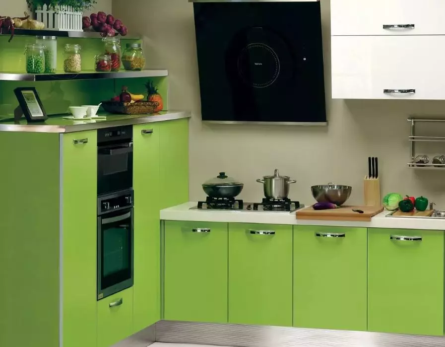 Cocina verde (111 fotos): Auriculares de cocina verde en diseño de interiores, selección de papel pintado verde, verde-verde y verde oscuro, negro y verde y verde. 9554_27