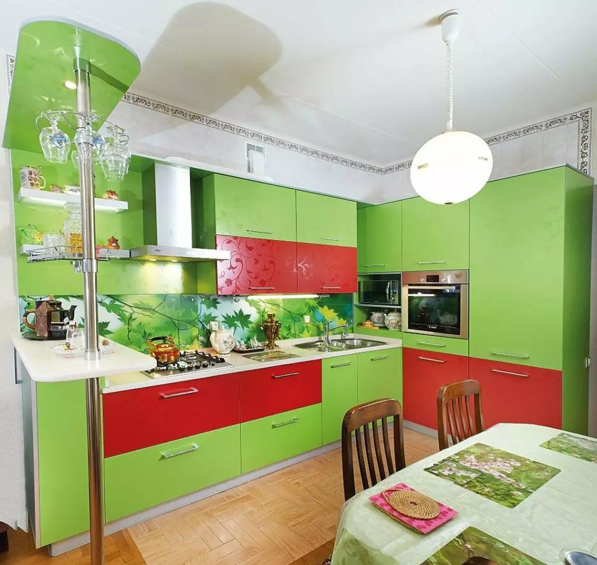 Green cuisine (111 mga larawan): Green kitchen headset sa interior design, berde wallpaper selection, grey-green and dark green, black and green and green brown kitchen 9554_61