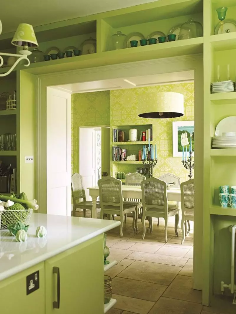 Cucina verde (111 foto): Cuffia da cucina verde in interior design, selezione di carta da parati verde, grigio-verde e verde scuro, nero e verde e verde cucina marrone 9554_7