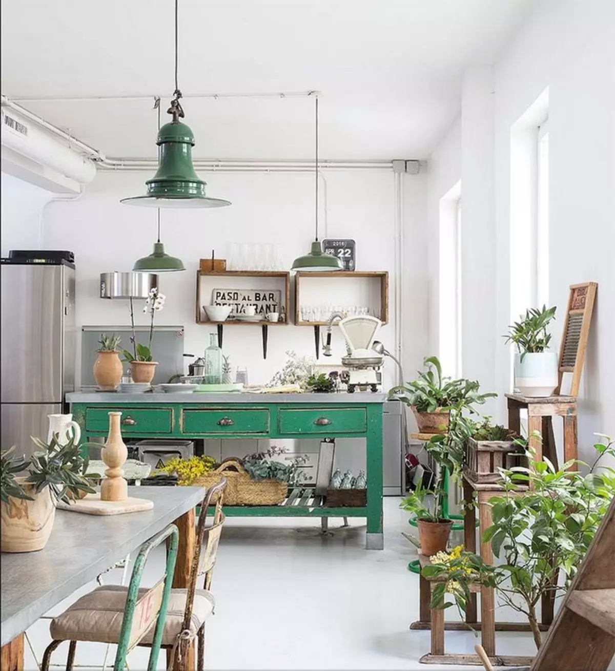 Green Cuisine (111 photos): Green kitchen headset in interior design, green wallpaper selection, gray-green and dark green, black and green and green brown kitchen 9554_90