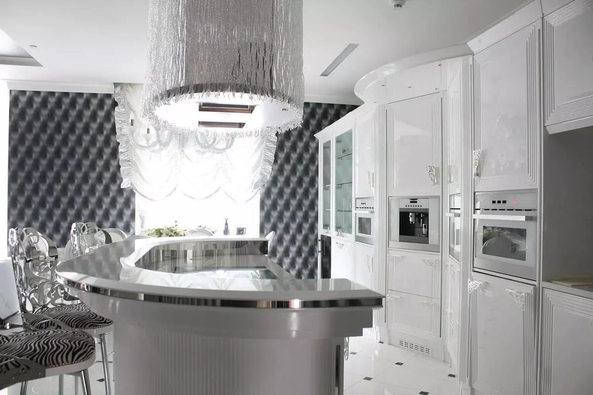 Valge läikiv köök (61 fotot): sisekujunduses köögi peakomplektid kaasaegses stiilis. Milline materjal on parem? Millised on modulaarsete köökide fassaadid? Eelised ja puudused 9560_15