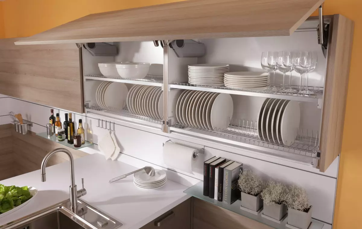 Mutfak için menteşeli dolaplar (56 fotoğraf): mutfak asma duvar üst dolapları 36-60 cm ve 72-96 cm, diğer seçenekler 9561_20