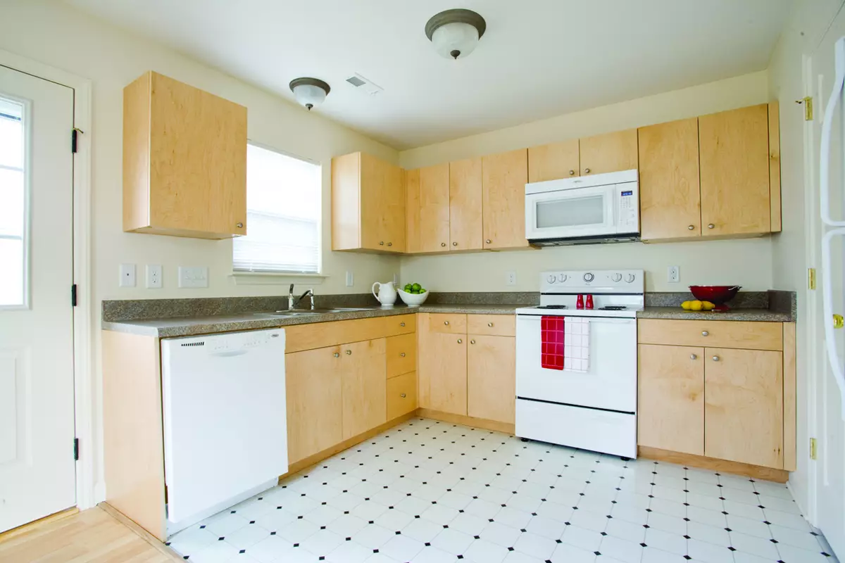 Навісні шафи для кухні (56 фото): кухонні підвісні настінні верхні шафки 36-60 см і 72-96 см, інші варіанти 9561_30