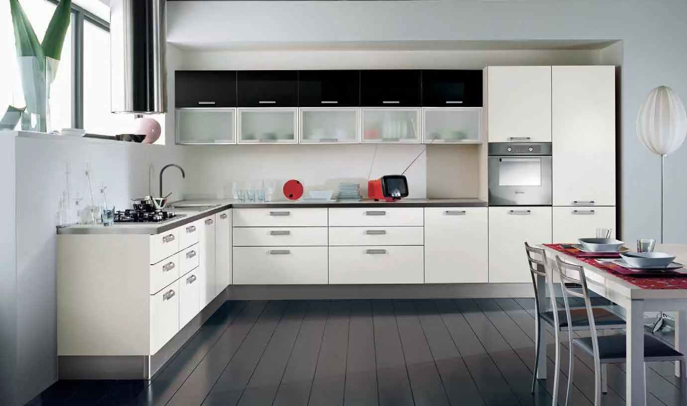 Virtuves austiņas (184 fotoattēli): virtuves dizaina iespējas, skaistu dažādu veidu vadītāju paraugi, stilīgi un neparasti modeļi, interesantas idejas interjerā 9564_97