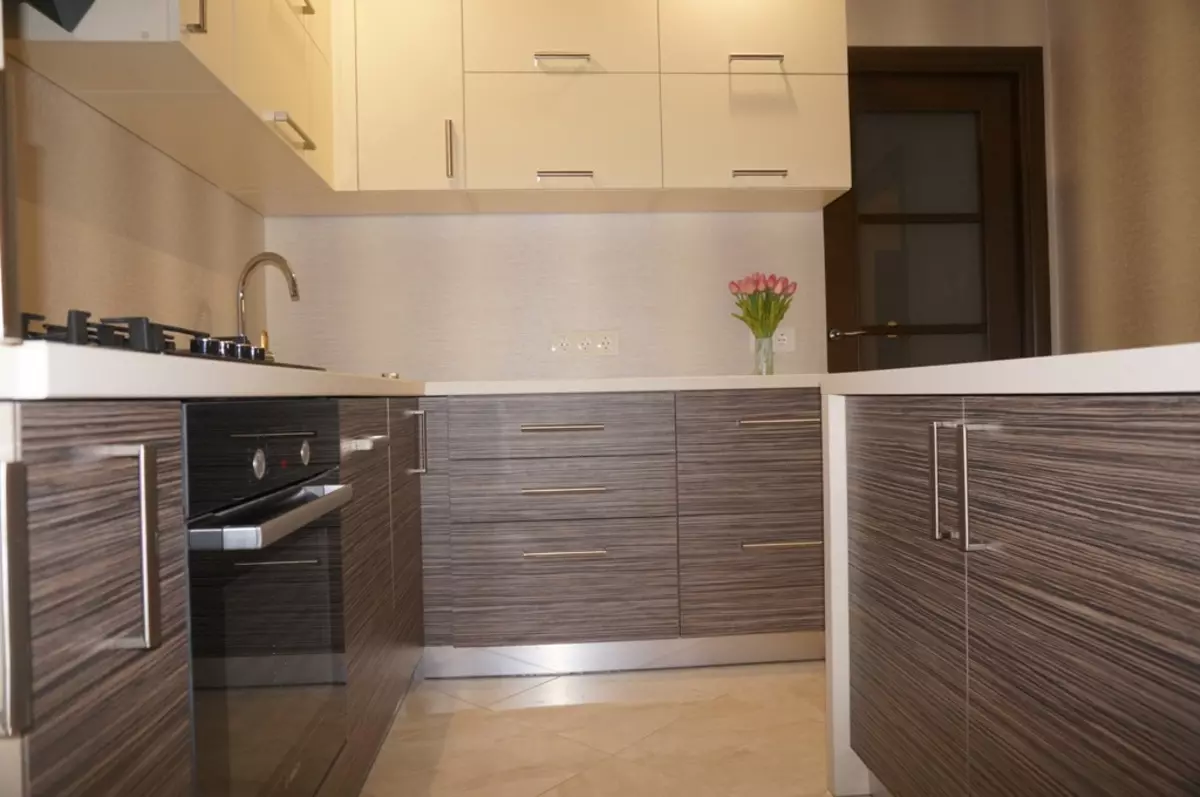 ağac altında Mətbəx (82 şəkil): Kitchens daxili dizayn, künc mətbəx qulaqlıqlarda, ağac və daş, parlaq və qaranlıq mətbəx altında fasadlarının rəng ağac altında plastik 9566_73